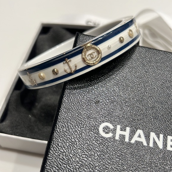 Chanel nautical bangle with box & ribbon - Picture 2 of 7